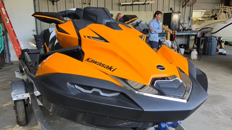 Slide: The Image of Kawasaki Jet Ski Ultra 160LX-S 2023 - 5