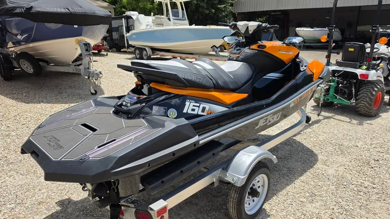 Slide: The Image of Kawasaki Jet Ski Ultra 160LX-S 2023 - 3