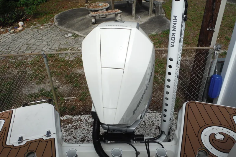Slide: The Image of 2021 Boston Whaler 240 Vantage boat with Mercury engine and Minn Kota trolling motor. - 30