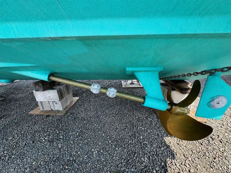 Slide: The Image of Bertram 31 Flybridge Cruiser 1984 - 19