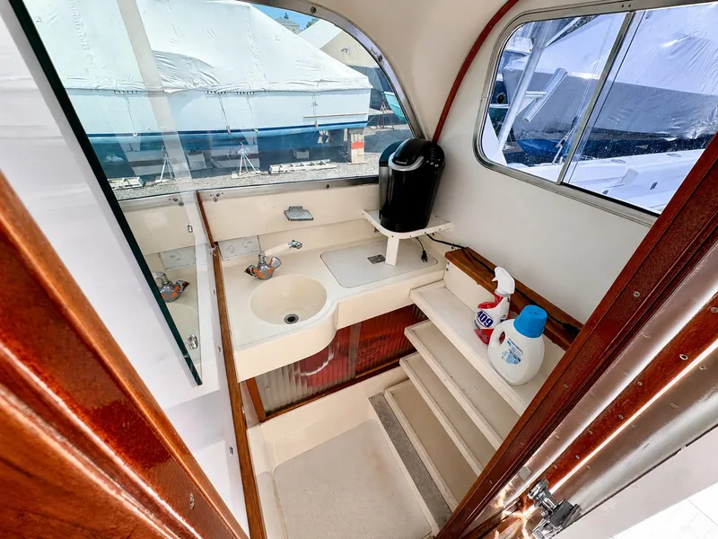Slide: The Image of Bertram 31 Flybridge Cruiser 1984 - 21