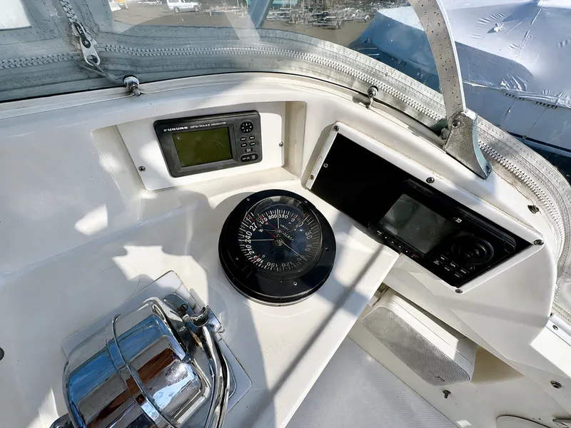 Slide: The Image of Bertram 31 Flybridge Cruiser 1984 - 9