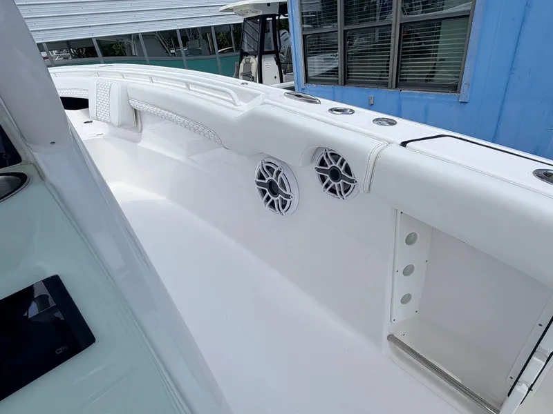 Slide: The Image of Tidewater 320 CC Adventure 2026 - 18