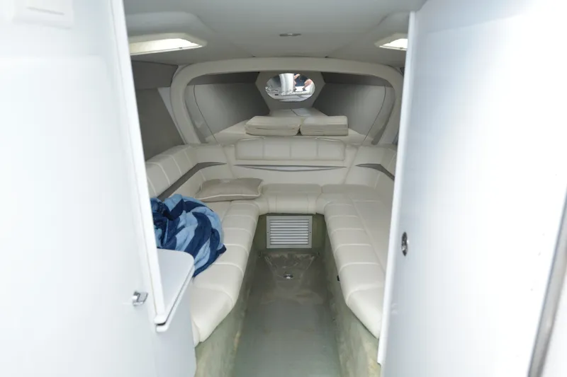 Slide: The Image of Interior of 2006 Formula 353 FASTech boat with white seating and modern design. - 20