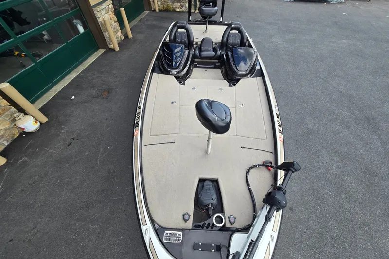 Slide: The Image of 2016 Nitro Z21 fishing boat with spacious deck and seating. - 4