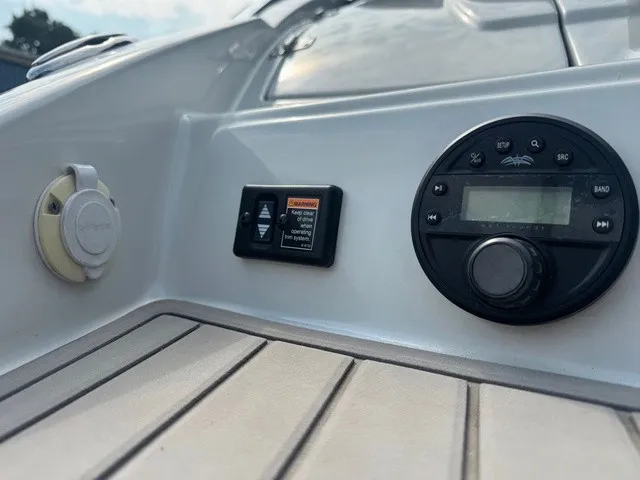 Slide: The Image of Crownline Boats 290 SS 2022 - 20