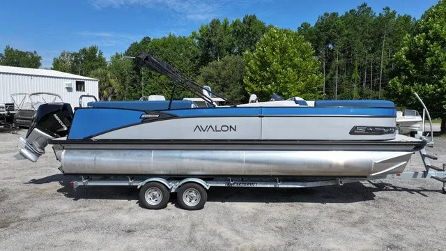 The Image of Avalon Catalina - 25 FT Entertainer 2024 - 1