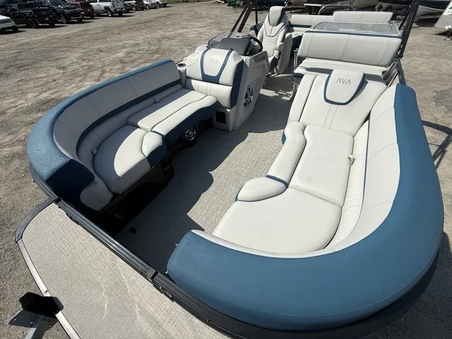 Slide: The Image of Avalon Catalina - 25 FT Entertainer 2024 - 17