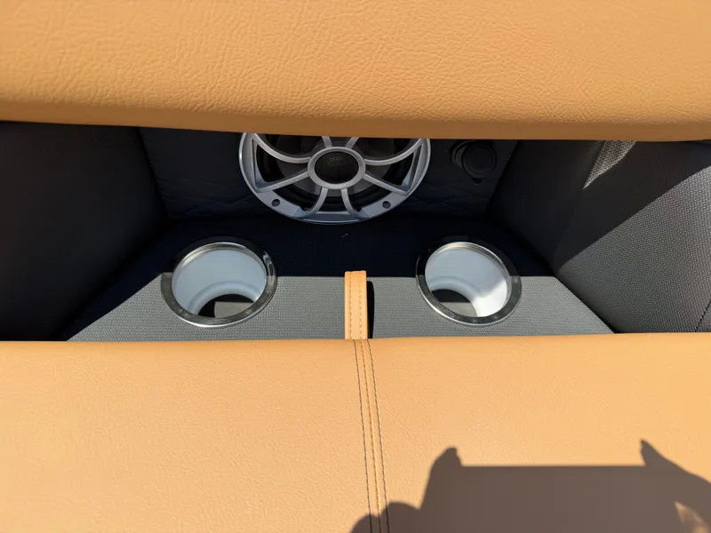Slide: The Image of Bentley Pontoons Elite 253 SwingBack DC 2027 - 21