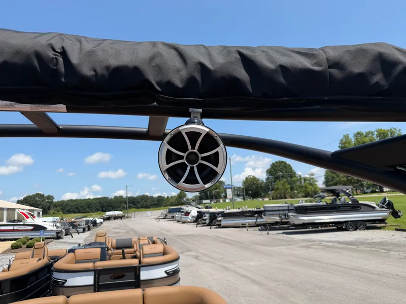 Slide: The Image of Bentley Pontoons Elite 253 SwingBack DC 2027 - 22