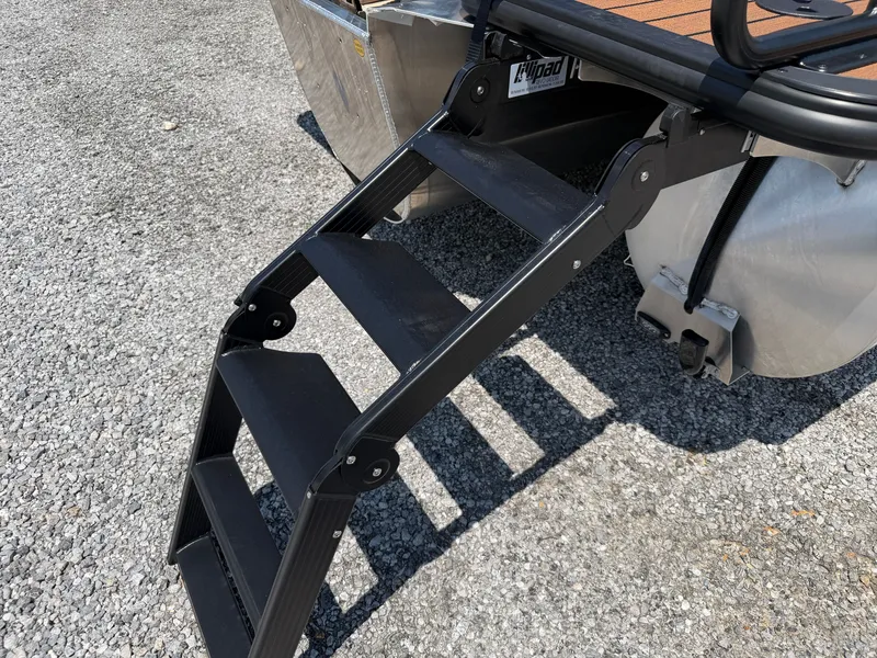 Slide: The Image of Bentley Pontoons Elite 253 SwingBack DC 2027 - 24
