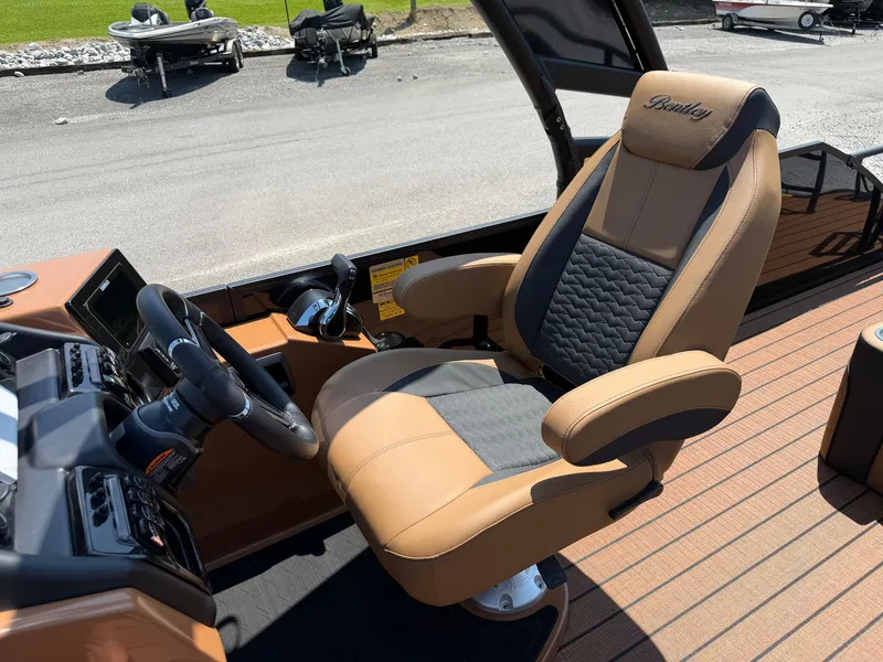 Slide: The Image of Bentley Pontoons Elite 253 SwingBack DC 2027 - 17