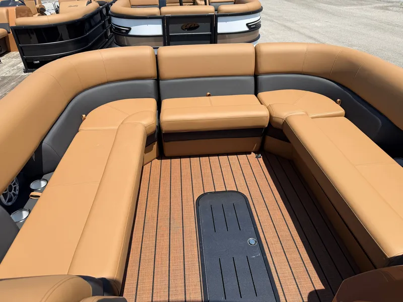 Slide: The Image of Bentley Pontoons Elite 253 SwingBack DC 2027 - 19