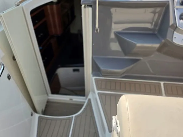 Slide: The Image of Monterey 290 Cruiser 2006 - 11
