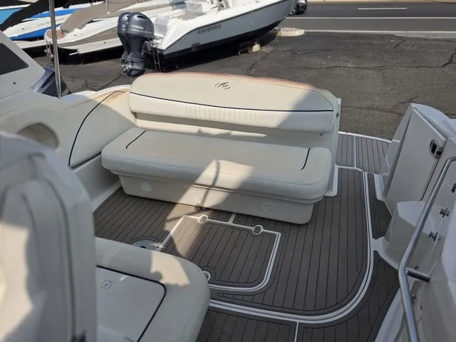 Slide: The Image of Monterey 290 Cruiser 2006 - 9