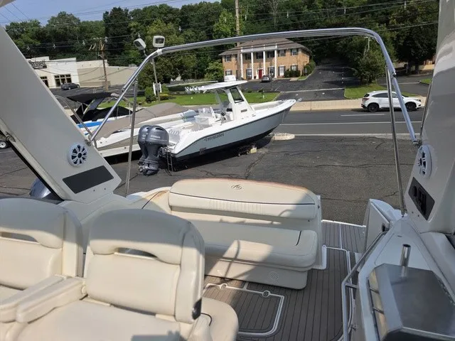 Slide: The Image of Monterey 290 Cruiser 2006 - 8