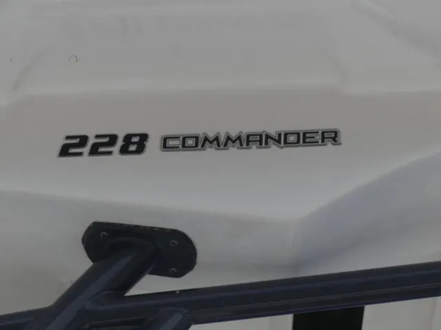 Slide: The Image of Sea Fox 228 Commander 2021 - 9