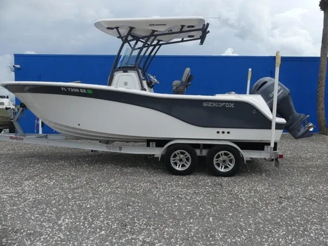 Slide: The Image of Sea Fox 228 Commander 2021 - 7
