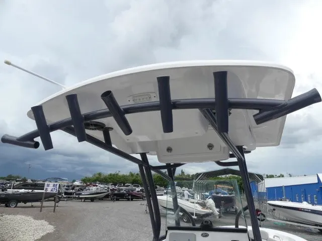 Slide: The Image of Sea Fox 228 Commander 2021 - 15