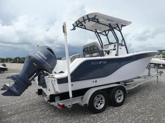 Slide: The Image of Sea Fox 228 Commander 2021 - 5