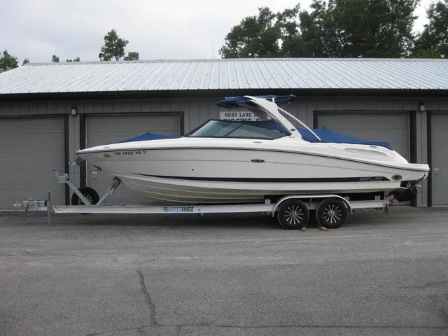 The Image of Sea Ray 270 SLX 2011 - 1