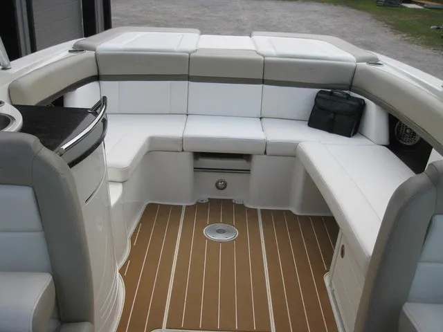 Slide: The Image of Sea Ray 270 SLX 2011 - 19