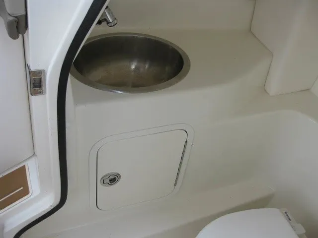 Slide: The Image of Sea Ray 270 SLX 2011 - 15