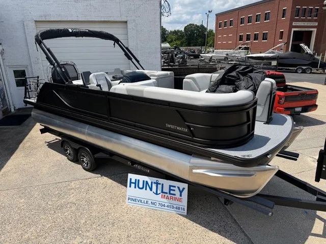 The Image of Godfrey Sweetwater 2286 SFL Tritoon - Suzuki 150 2027 - 1