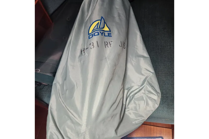 Slide: The Image of Sail cover with Doyle logo on Beneteau Oceanis 411 Celebration, 1999 model. - 35