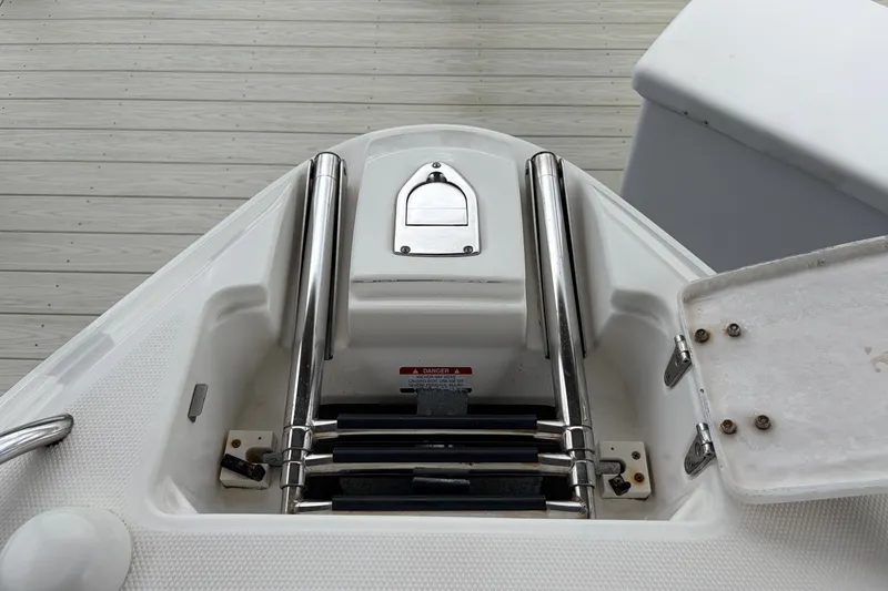 Slide: The Image of Stainless steel ladder on 2007 Chaparral 256 SSi boat deck. - 21