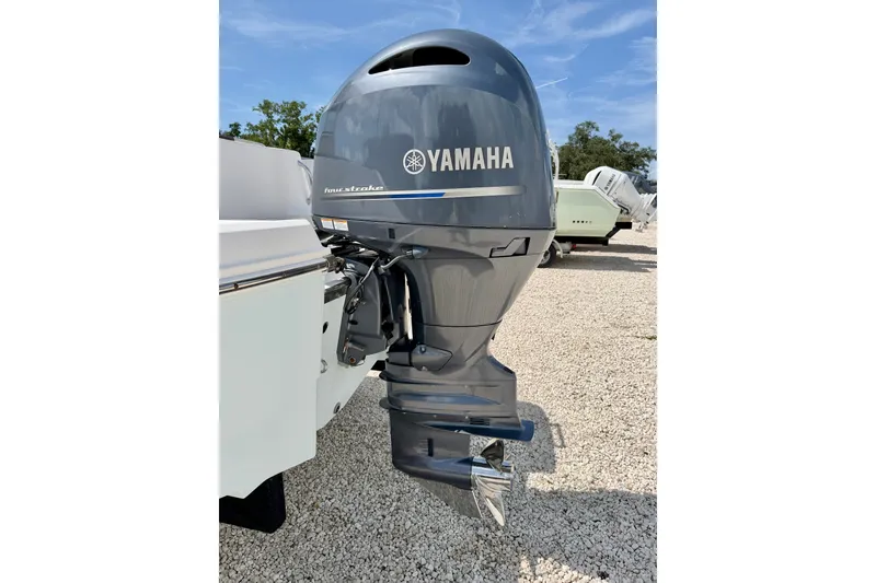 Slide: The Image of 2017 Robalo R200 Center Console with Yamaha four-stroke outboard motor. - 30