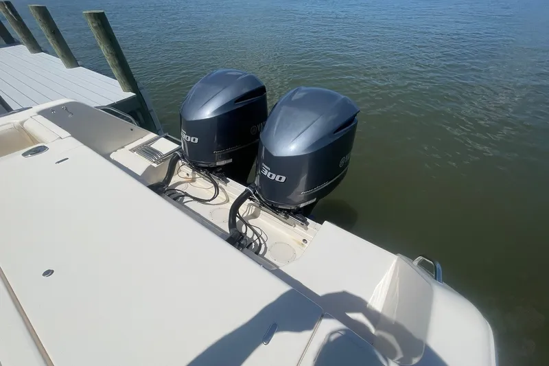 Slide: The Image of TWIN YAMAHA F300'S AND 390 HOURS, & OPTIONAL HELM MASTER SYSTEM!! - 28