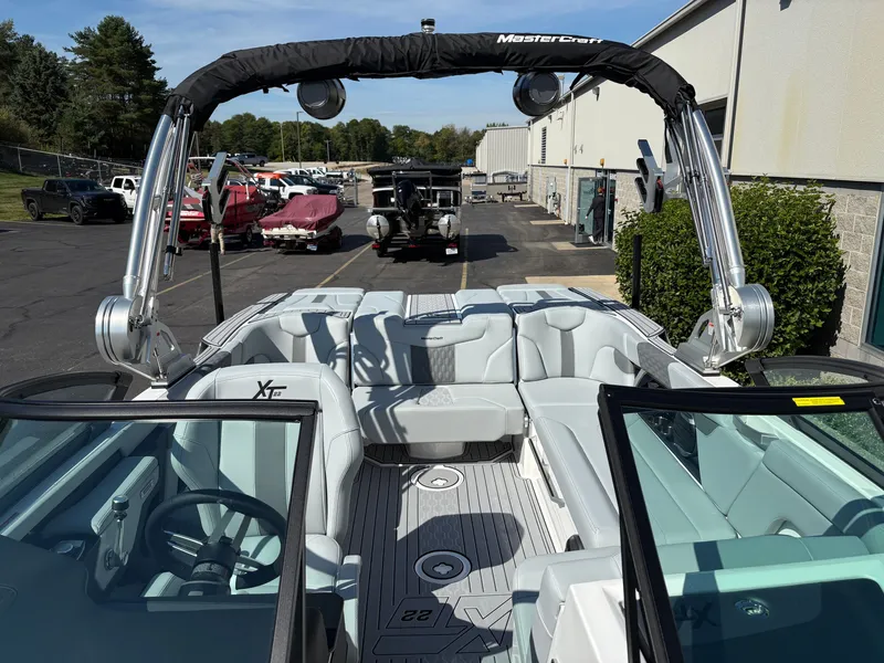 Slide: The Image of MasterCraft XT22 2026 - 19