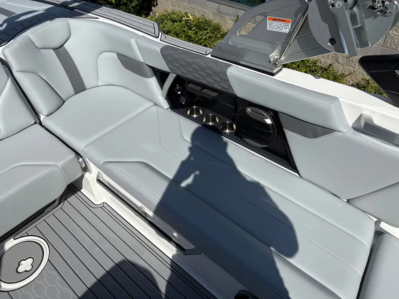 Slide: The Image of MasterCraft XT22 2026 - 15