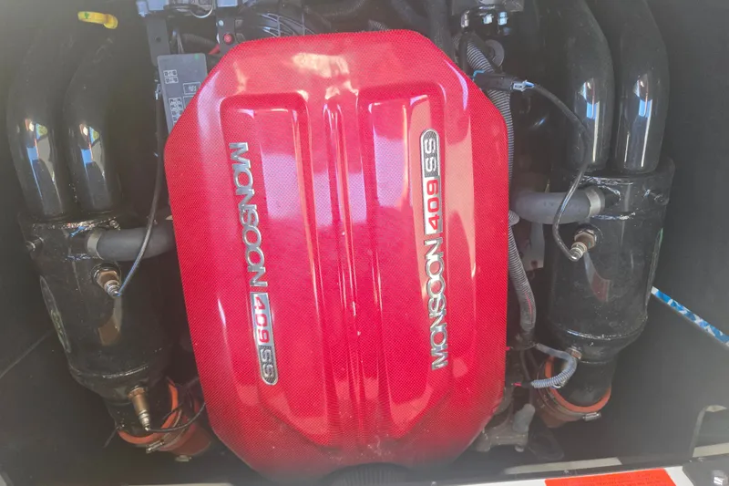 Slide: The Image of Red Monsoon 409 SS engine in 2013 Malibu Wakesetter 24 MXZ boat. - 14