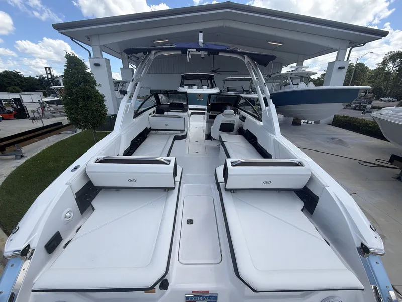 Slide: The Image of Cobalt R8 Outboard 2027 - 17