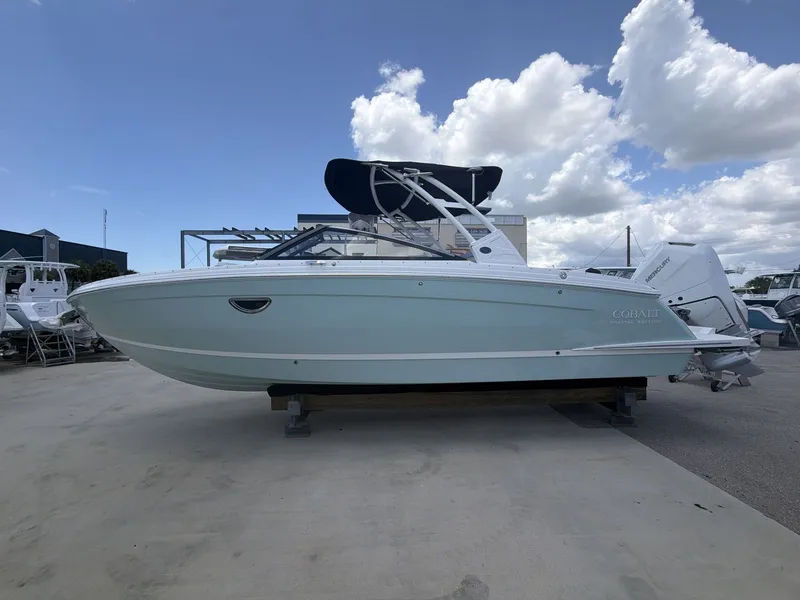 Slide: The Image of Cobalt R8 Outboard 2027 - 8
