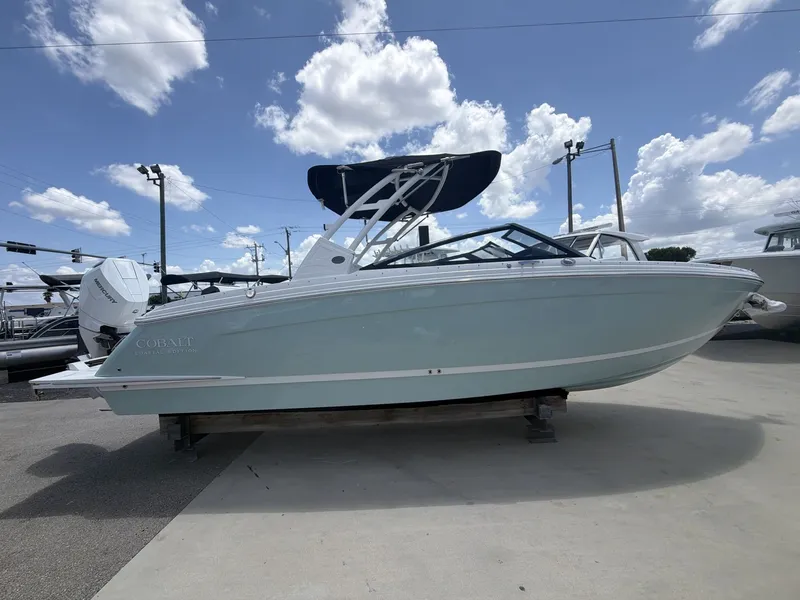 Slide: The Image of Cobalt R8 Outboard 2027 - 4