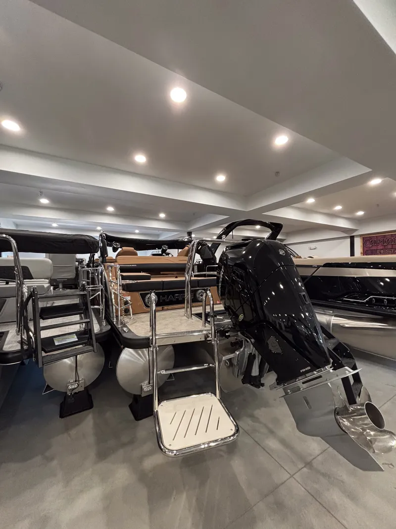Slide: The Image of Harris Grand Mariner 250 SLDH 2026 - 2