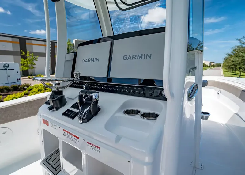 Slide: The Image of Sea Hunt Ultra 285SL 2027 - 23