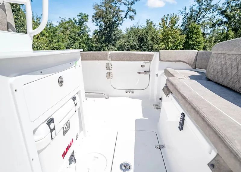 Slide: The Image of Sea Hunt Ultra 285SL 2027 - 7