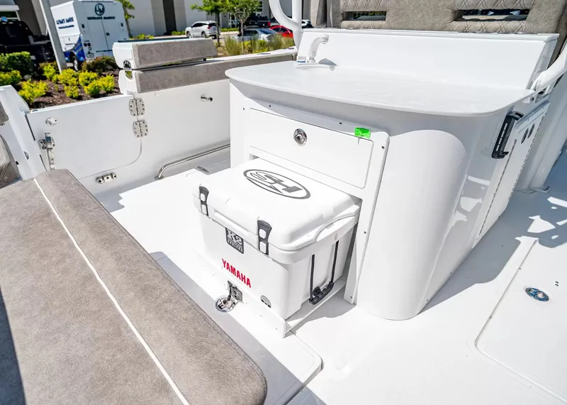 Slide: The Image of Sea Hunt Ultra 285SL 2027 - 16