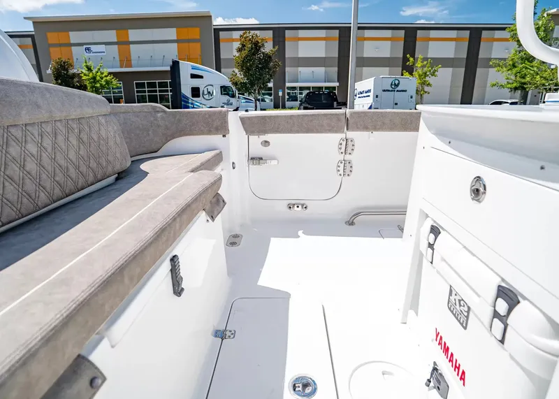 Slide: The Image of Sea Hunt Ultra 285SL 2027 - 8