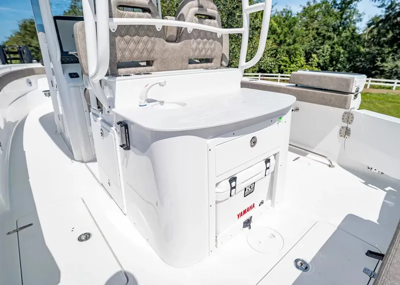 Slide: The Image of Sea Hunt Ultra 285SL 2027 - 15