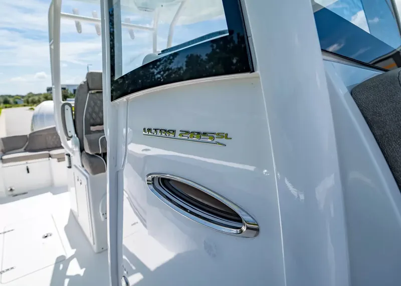 Slide: The Image of Sea Hunt Ultra 285SL 2027 - 24