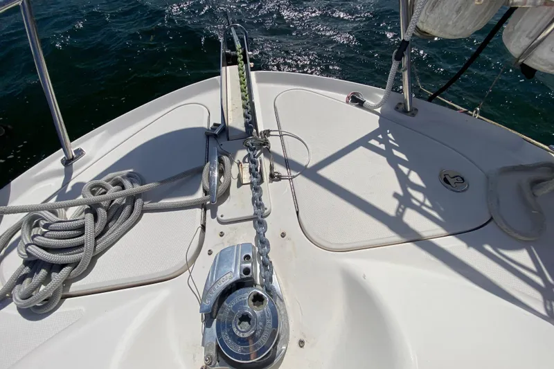 Slide: The Image of Bow of 2003 Sea Ray 480 Motor Yacht with anchor chain and rope. - 28