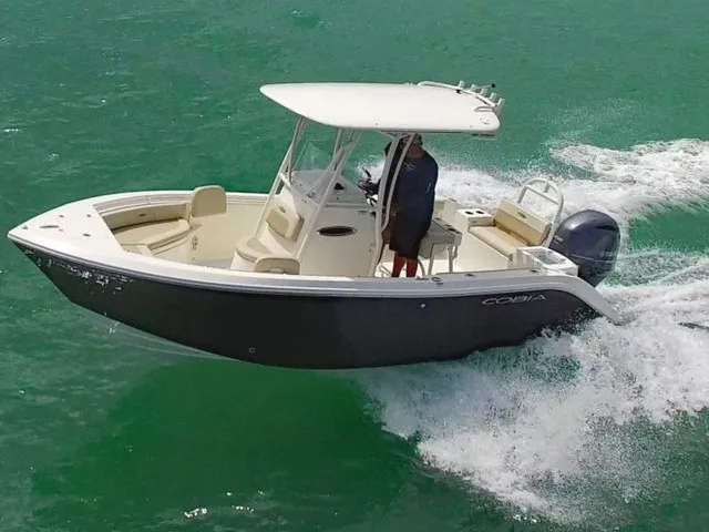 The Image of Cobia 220 Center Console 2019 - 1