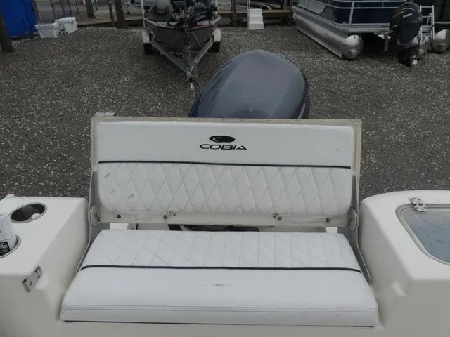 Slide: The Image of Cobia 220 Center Console 2019 - 18