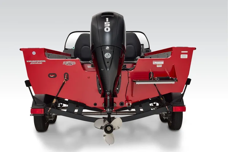 Slide: The Image of Tracker Targa V-18 WT 2026 - 72