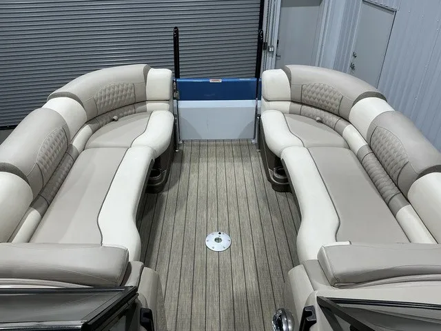 Slide: The Image of Avalon 2785 Excalibur LTD Twin 2023 - 25